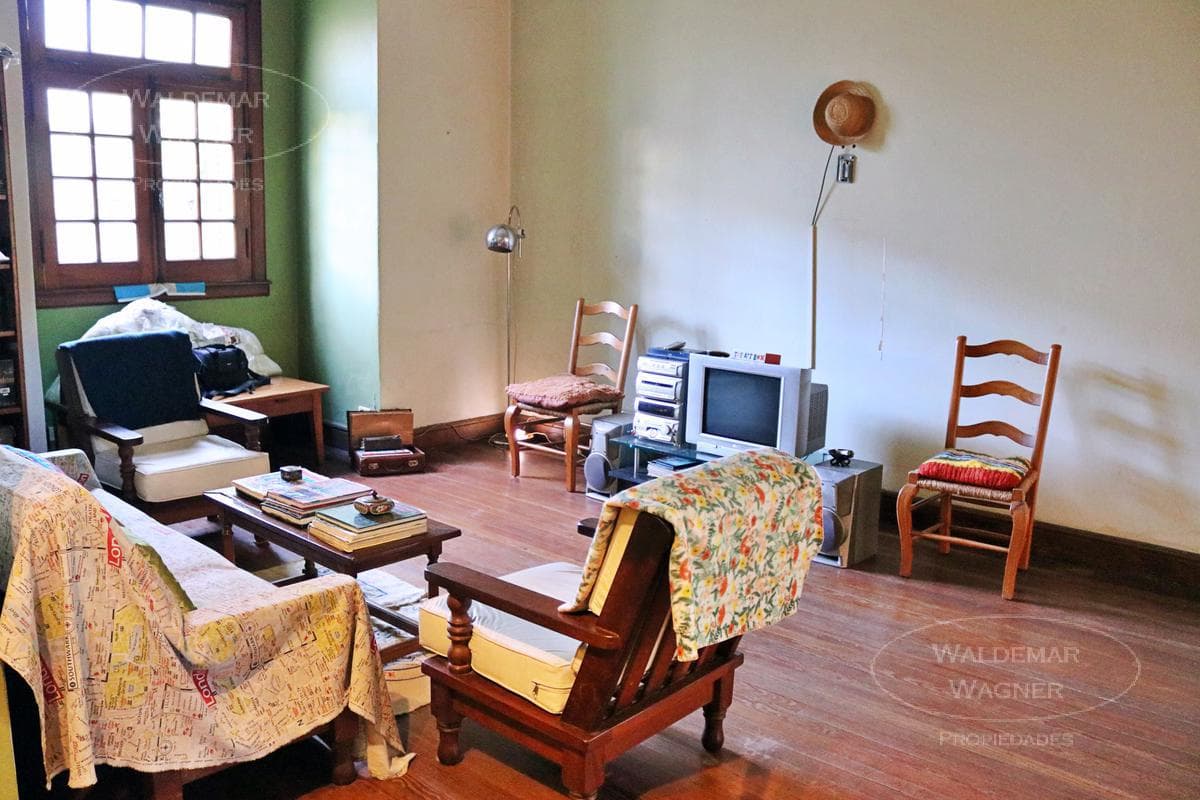 5-Room "Chorizo"-Style House - Victoria