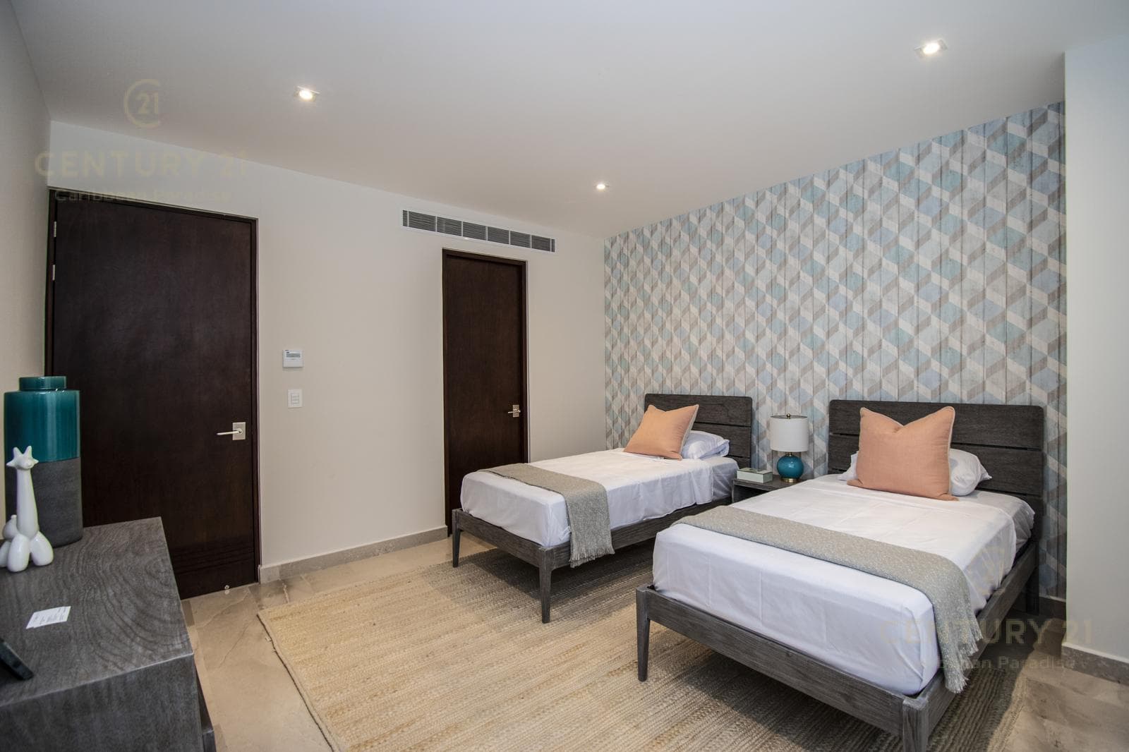 Luxury Condo for Sale in Puerto Cancún C3784