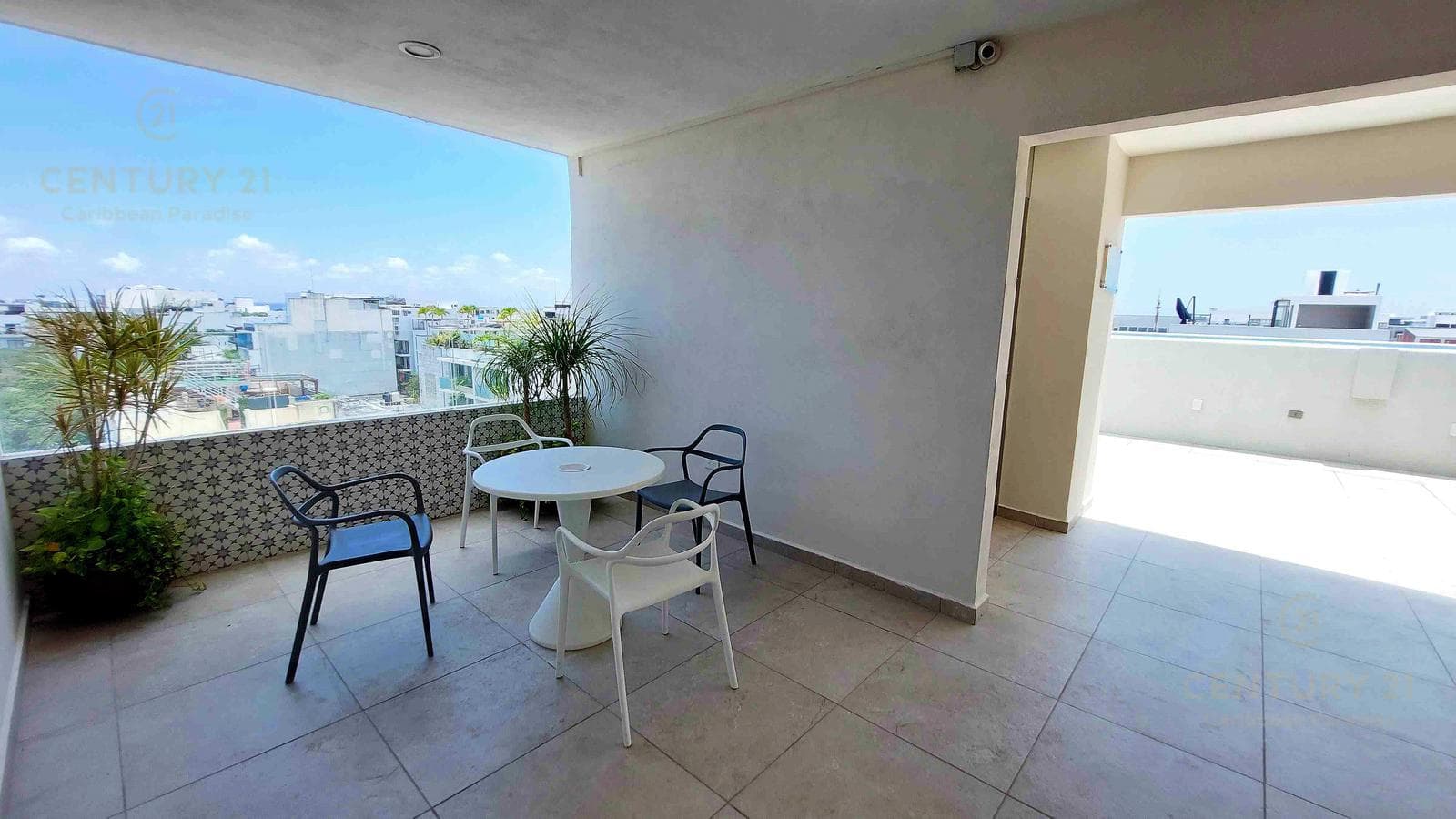 Estudio en venta listo para rentar a 1 cuadra de 5ta ave Playa del Carmen P4015