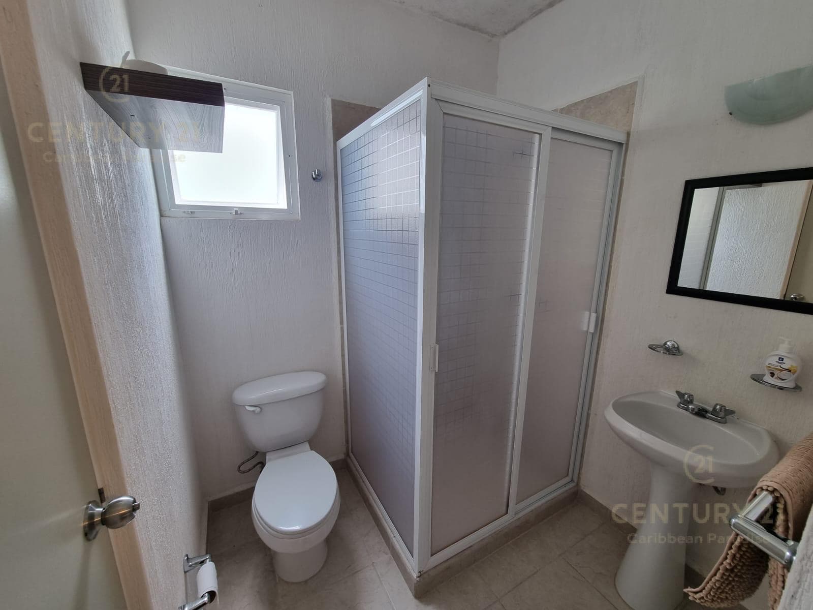 Furnished 3-bedroom apartment for rent in Los Olivos, Playa del Carmen P3505