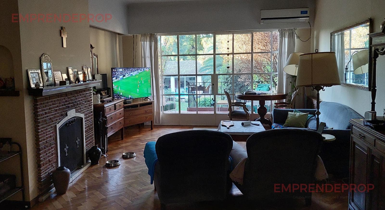 Casa en Banfield con jardín, quincho y pileta