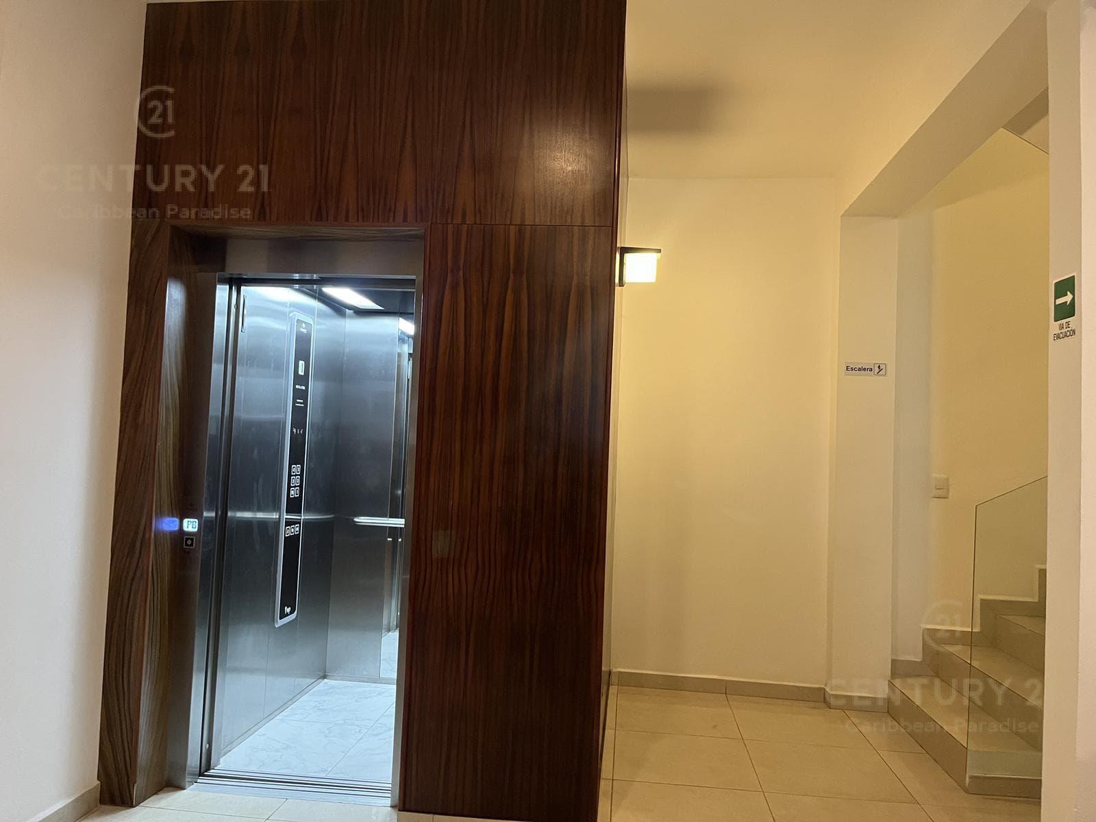 Renta nuevo estudio vacacional en Av 10 con calle 60 P4052