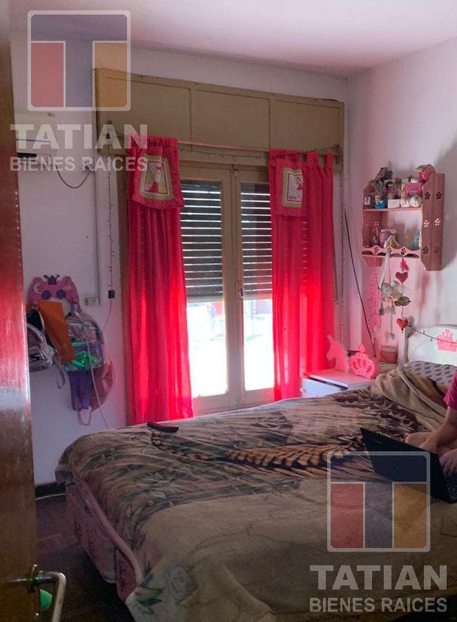 Three-bedroom house on Catamarca Street, just a few meters from Patria Street—Altos de General Paz neighborhood
