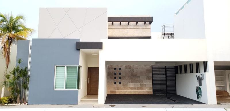 Residence for Sale or Rent, Arboledas Subdivision, Coatzacoalcos, Ver.