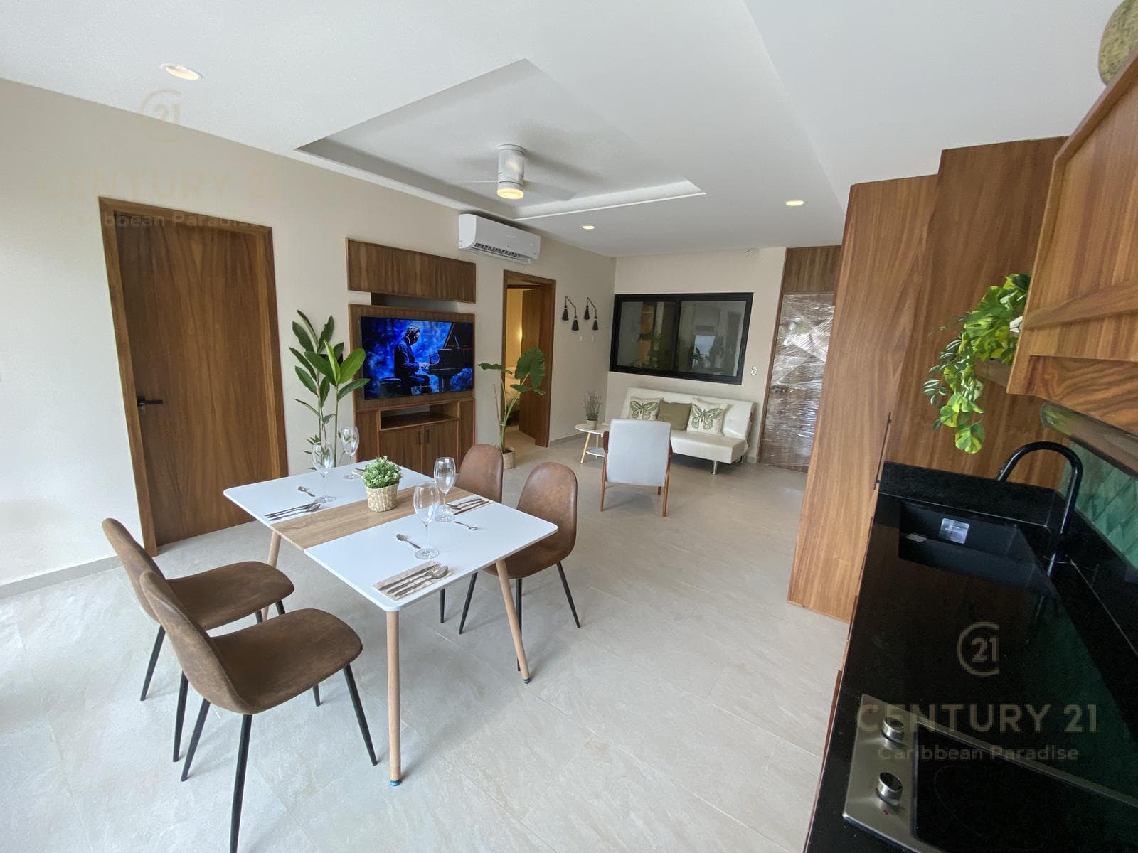 Departamento de 2 recamaras en Venta en centro de Playa del Carmen cerca de la Quinta Av. P4042