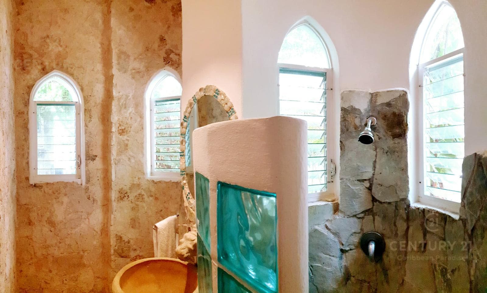 Beautiful 3-Bedroom House with 2 Studios in Playacar Phase I