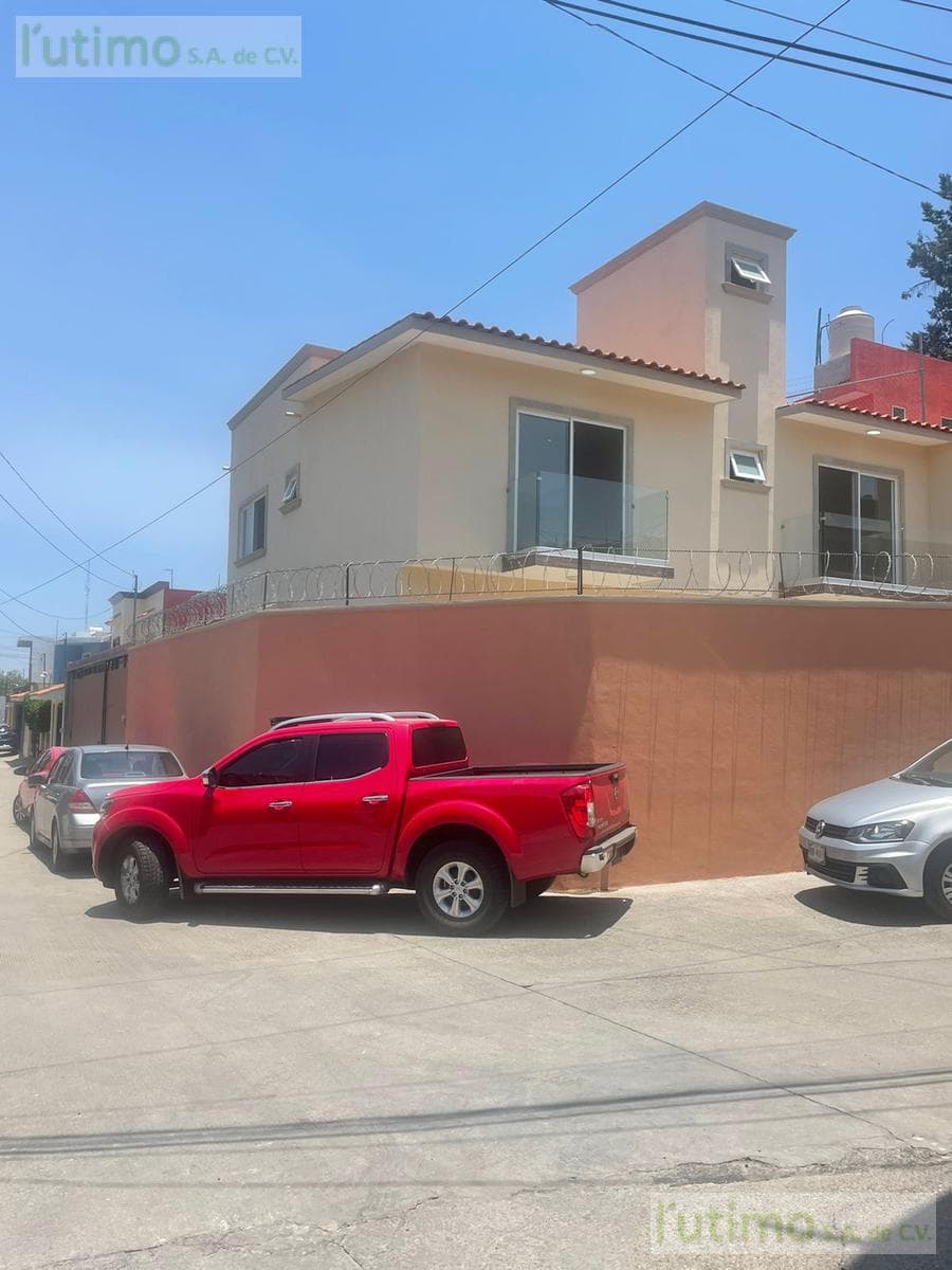 HOUSE FOR SALE, NORTHERN AREA, OCOTEPEC, CUERNAVACA