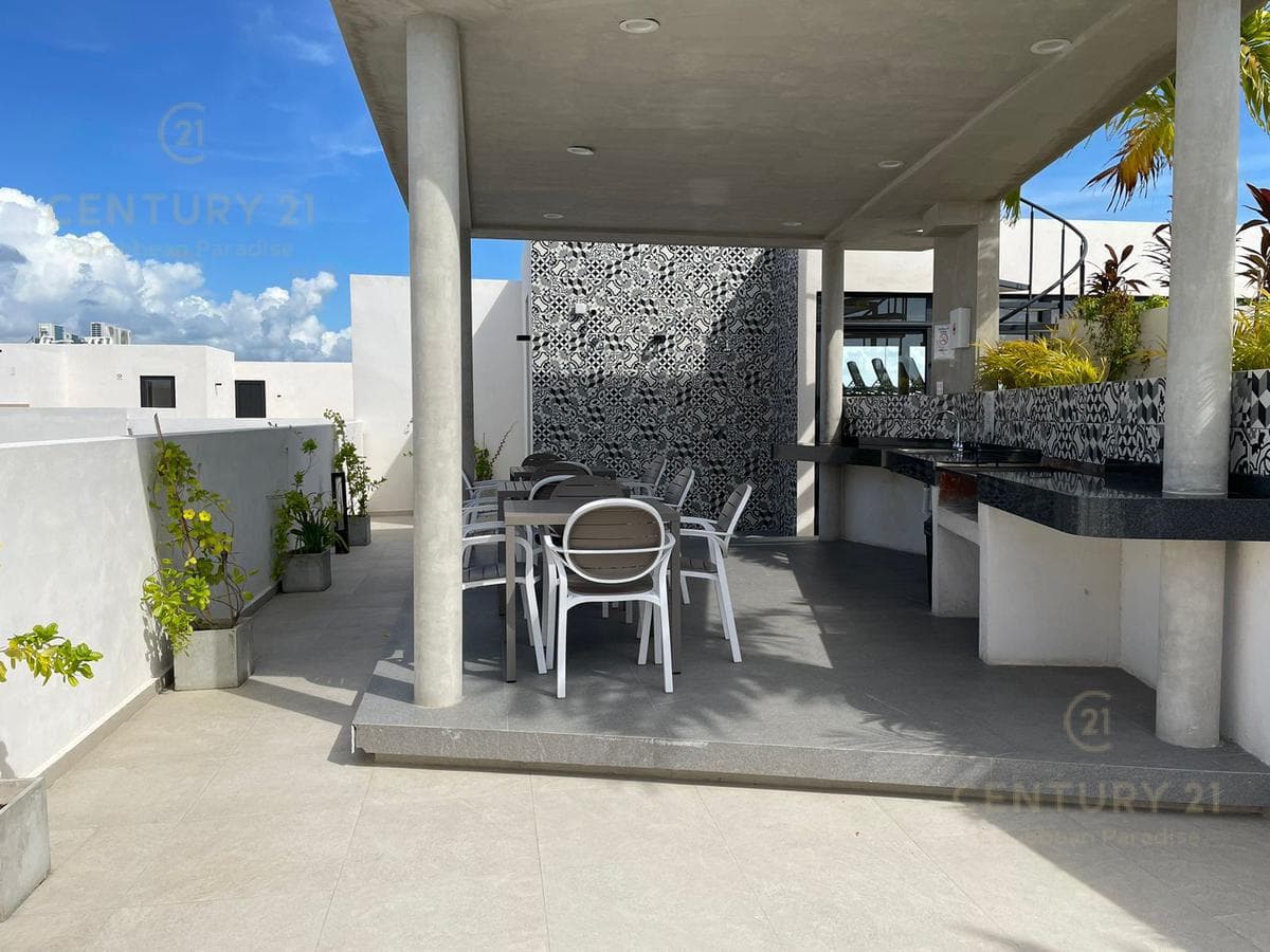 Estudio en Renta Sin Muebles Urban Towers Playa Del Carmen P3815
