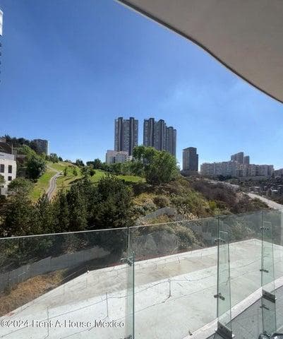 Apartment for Sale in Huixquilucan, Bosque Real MG 26-3000