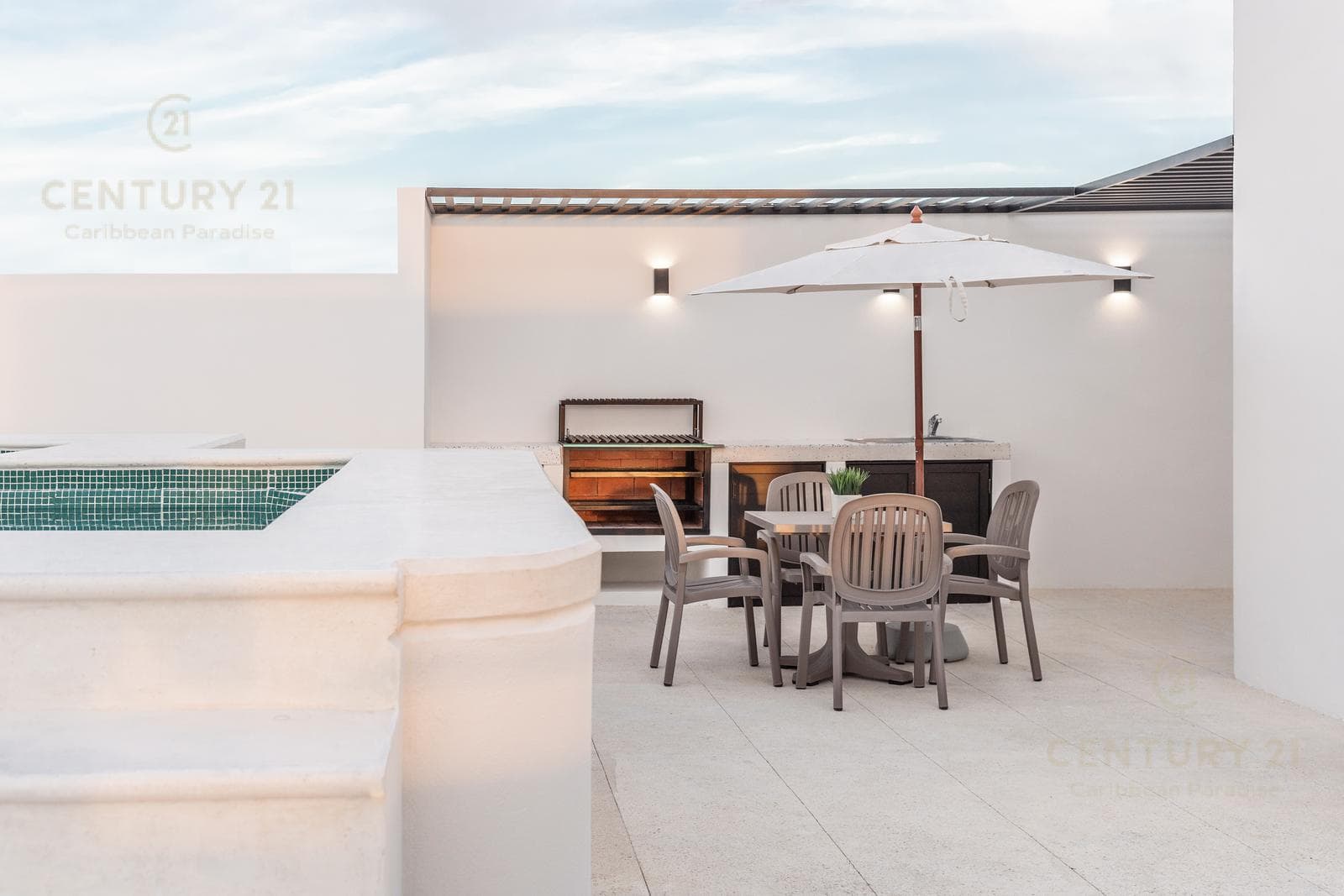 Bonito departamento en pequeño condominio en el corazón de Playa del Carmen P2983