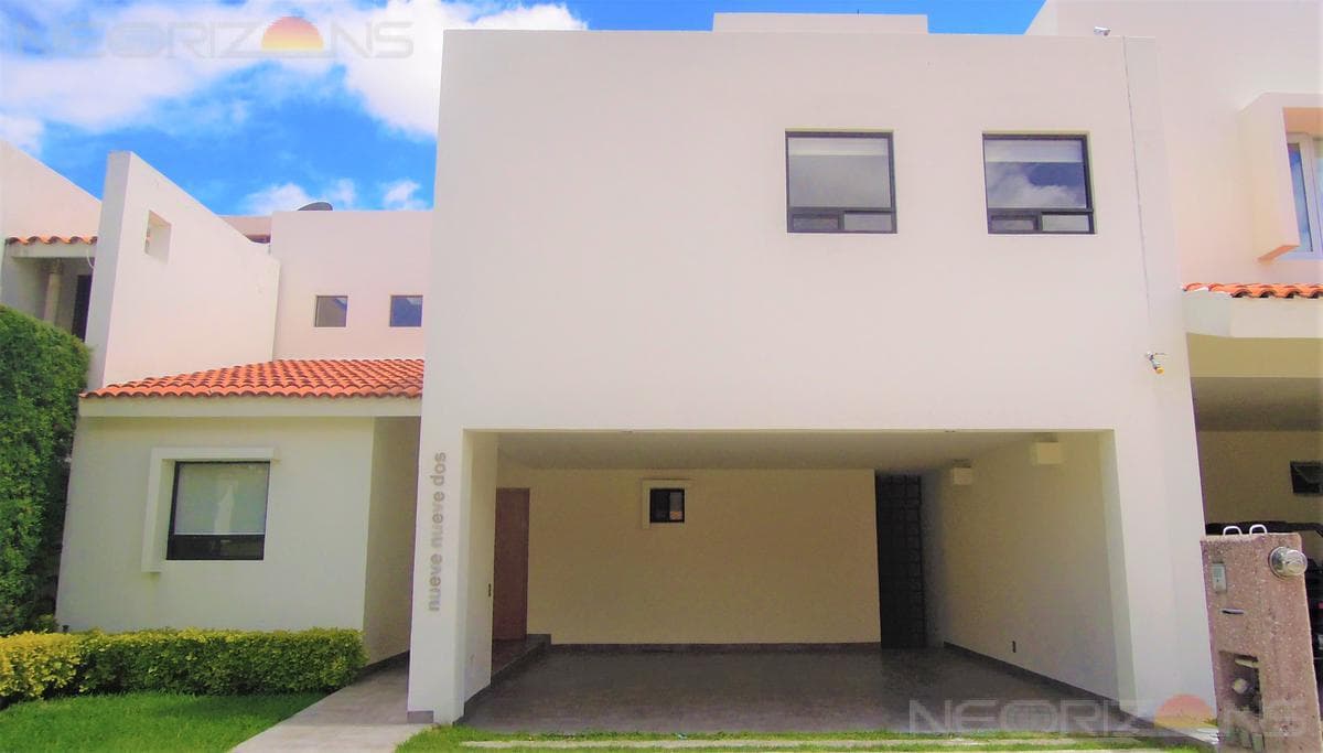 Elegant Residential Home for Rent in the Villantigua Subdivision, SLP