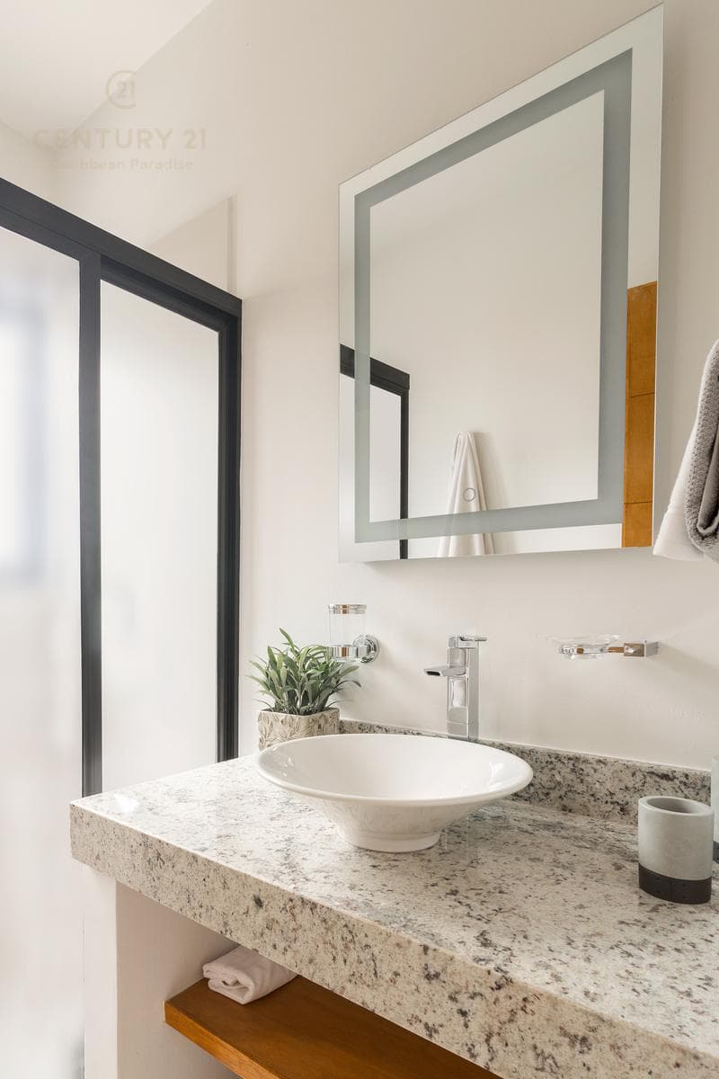 Bonito departamento en pequeño condominio en el corazón de Playa del Carmen P2983