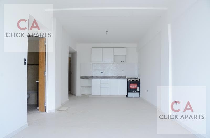 For Sale - 2-Room Apartment with Balcony - Very Bright - Living/Dining Room, Pool, Grill - Flores