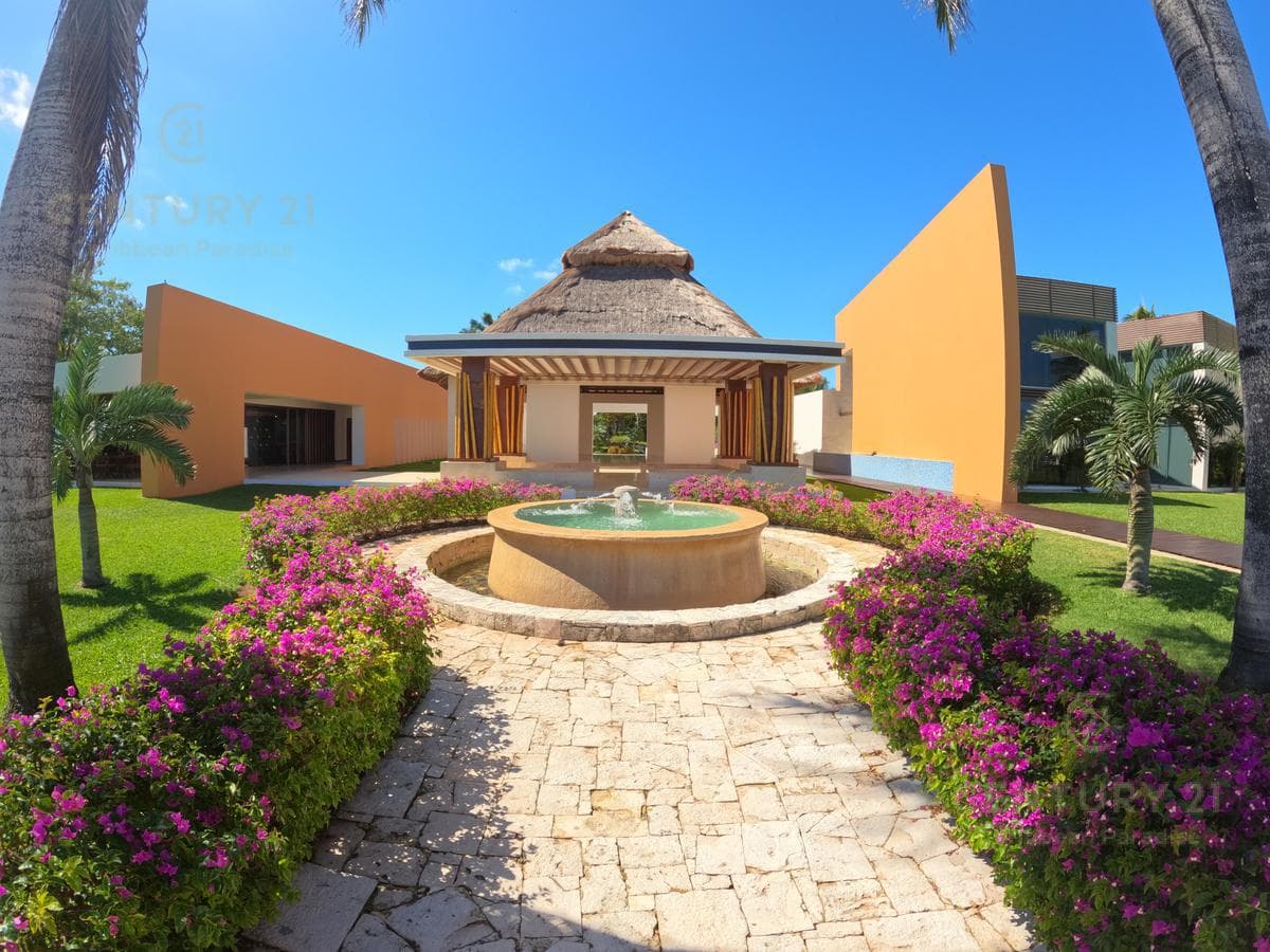 Casa 5 Recamaras en Venta | Isla Dorada Cancún | Frente a Laguna Nichupte | C3220
