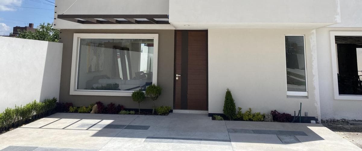 House for Sale in Albatros, San Salvador Tizatlali, Metepec GIS 27-357