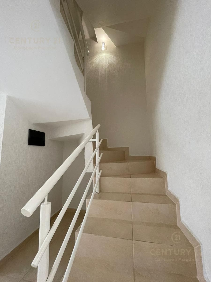 Casa en Renta sin Muebles Tres Recamaras, 3.5 Baños Fracc. Frontemare Playa del Carmen P4026
