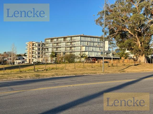 Excellent condo-hotel unit for investors in Costa Colonia del Sacramento, for sale