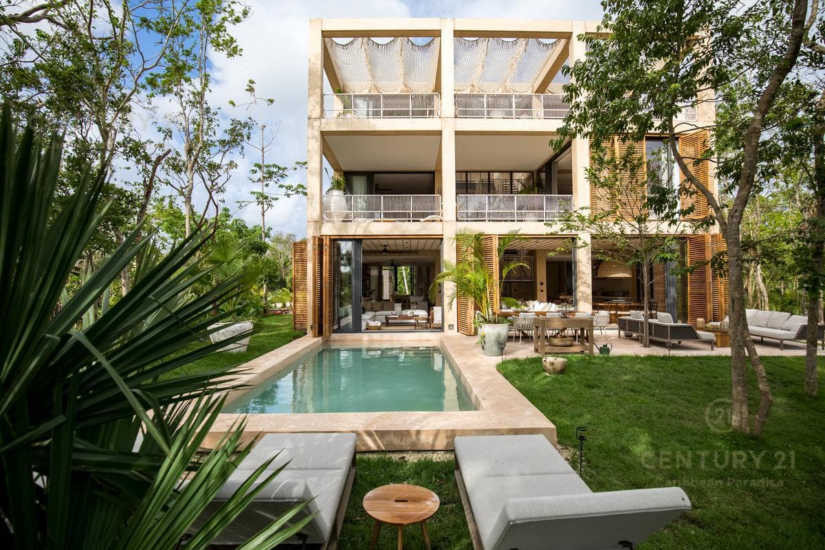 Increible casa en zona residencial prvilegiada de Playa del Carmen P3452