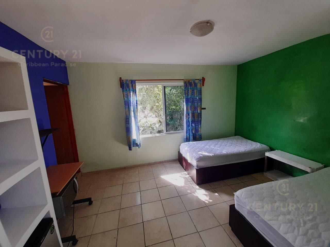 4-Bedroom House for Sale in Downtown Playa del Carmen | Ideal for Investment | P4101