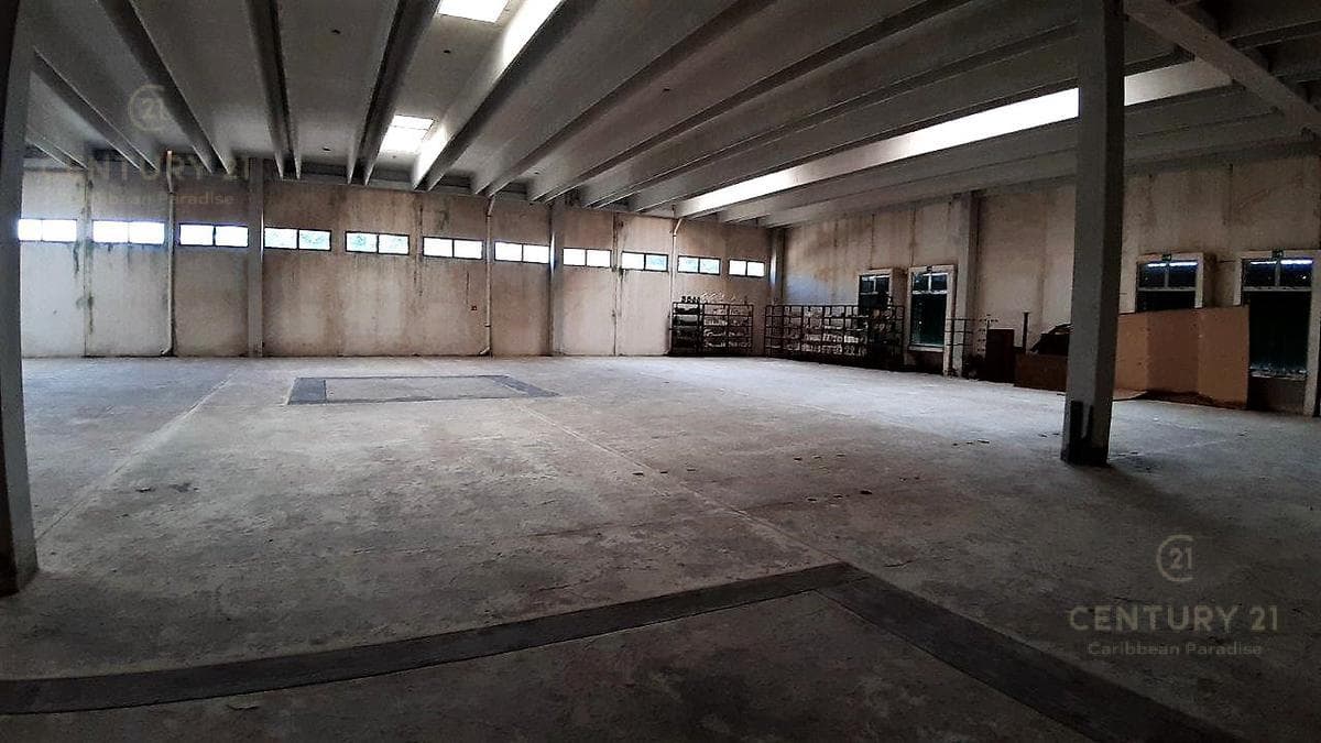TERRENO CON 2 LOCALES/BODEGAS EN VENTA EN LA CARRETERA EN TULUM P3404