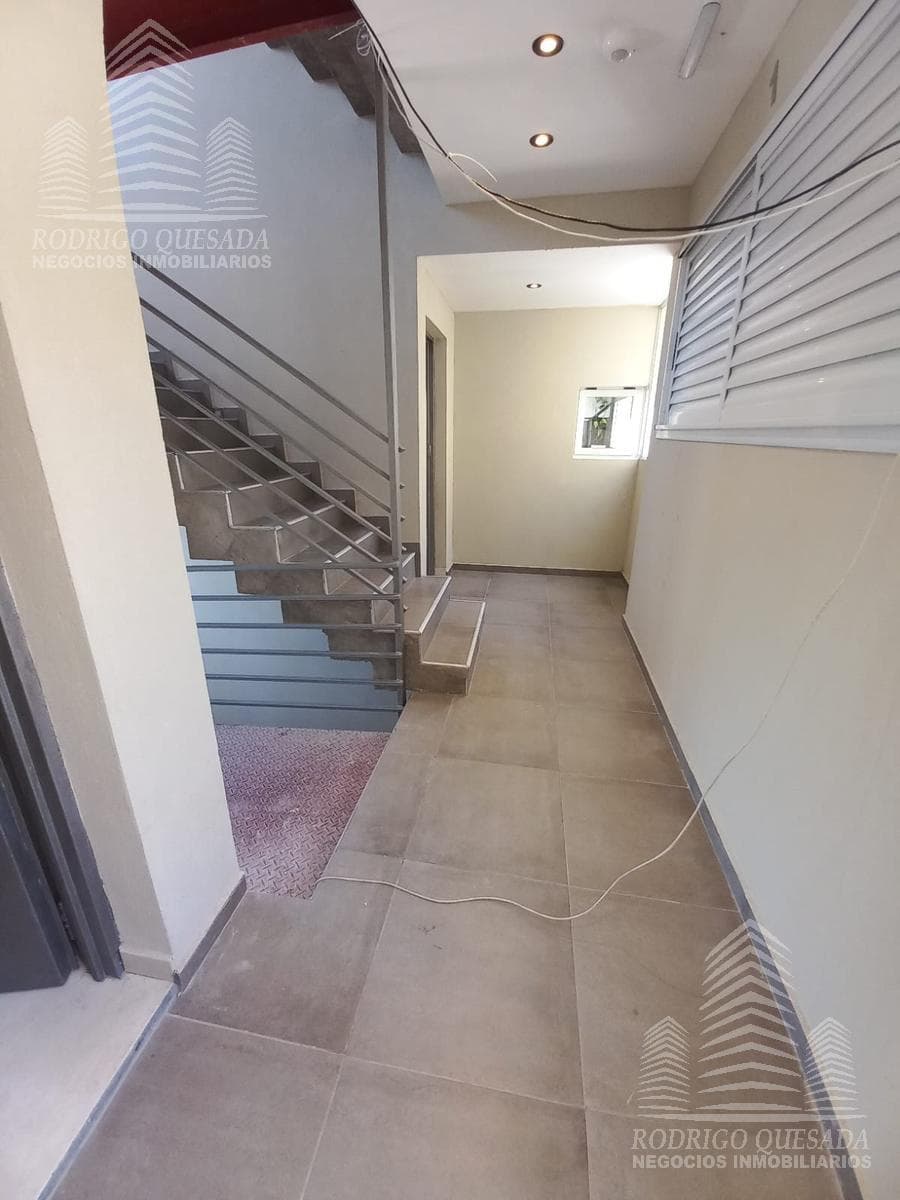 Excellent 3-room apartment on the side of the building, at the corner of Sarmiento and Newbery!!