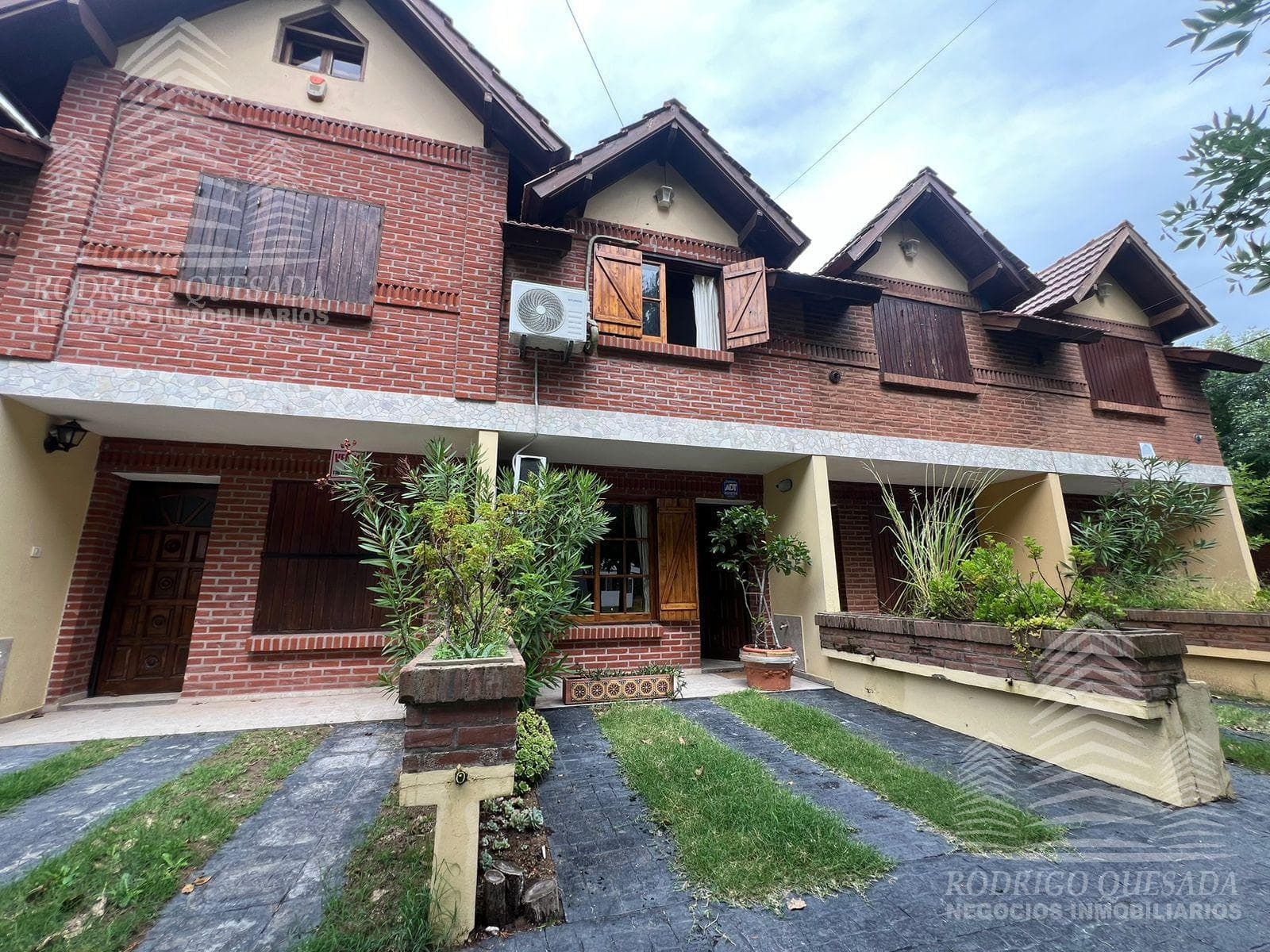 3-Bedroom Duplex with Garage in Costa Azul
