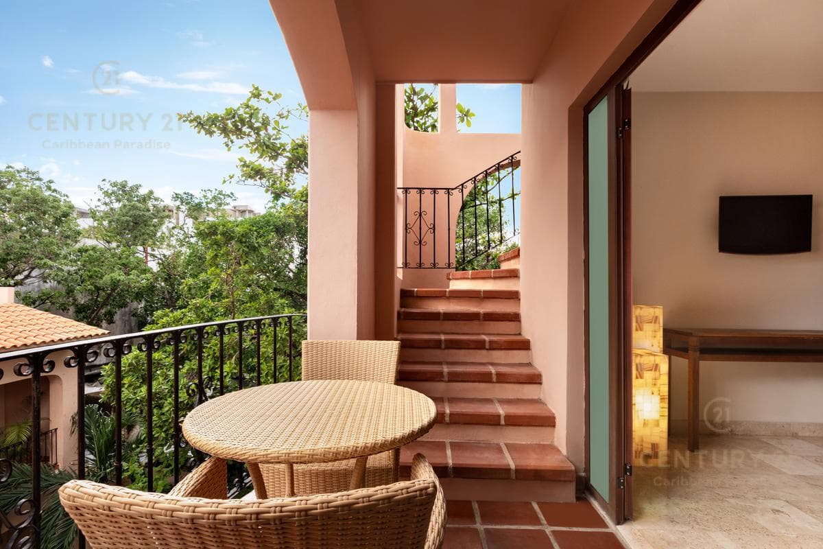 Lujoso Condominio en Venta 3 Hab en 5ta Avenida Playa del Carmen P3892