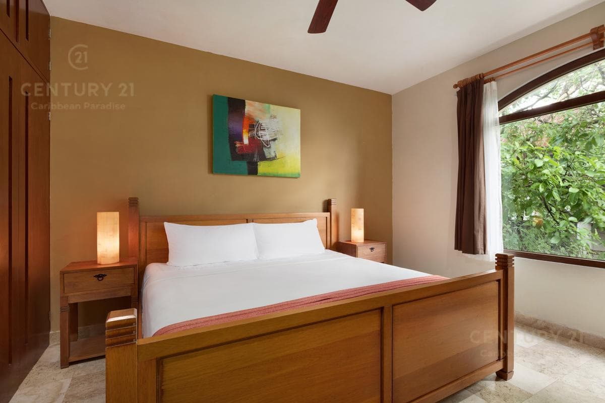 Beautiful 1-Bedroom Furnished Condo for Sale in Downtown Playa del Carmen P3890