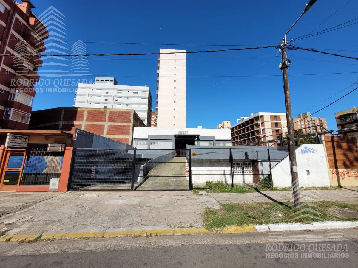Garage in a great location—San Bernardo!!