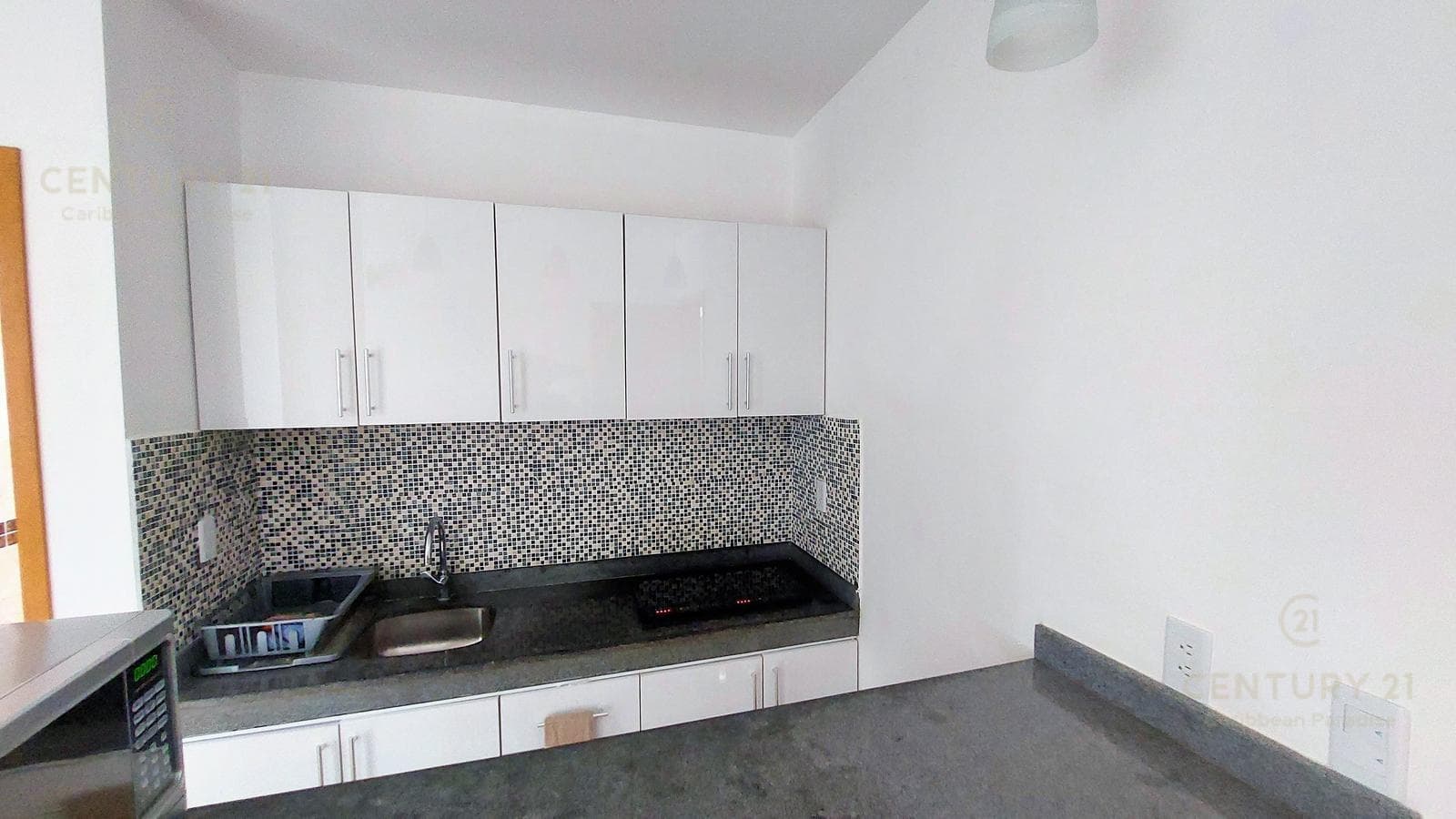 Studio for sale on CTM Avenue, one block from 5th Avenue in Playa del Carmen P4014