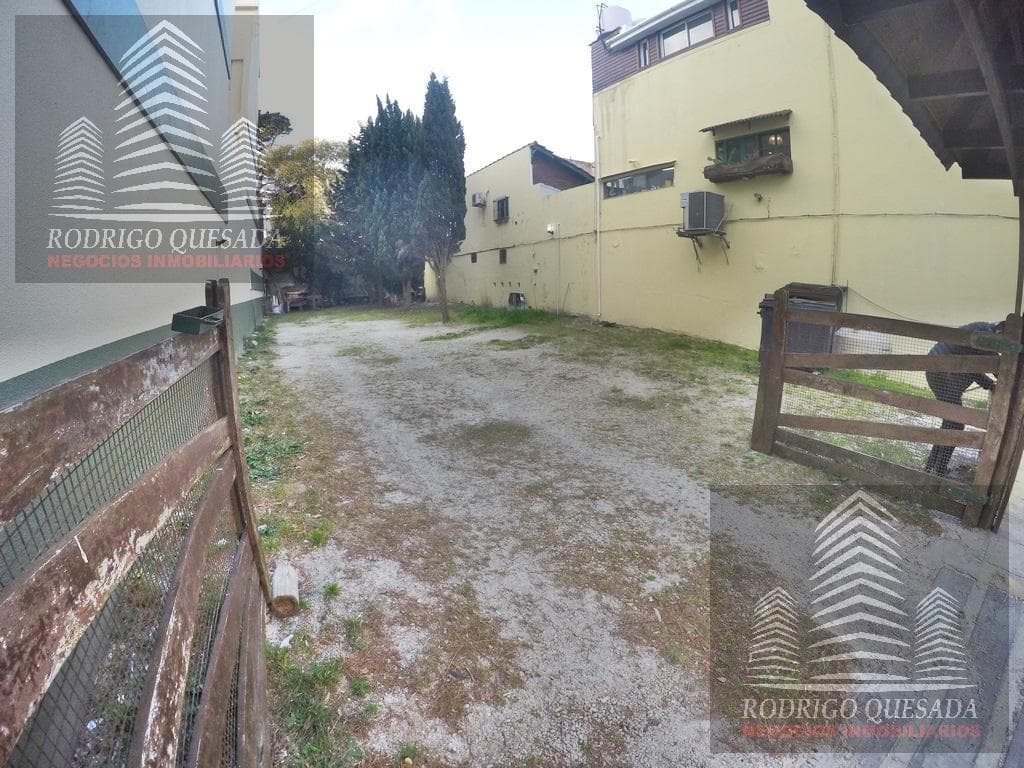 2 APARTMENTS, COMMON AREAS, AND LOT—INVESTMENT OPPORTUNITY