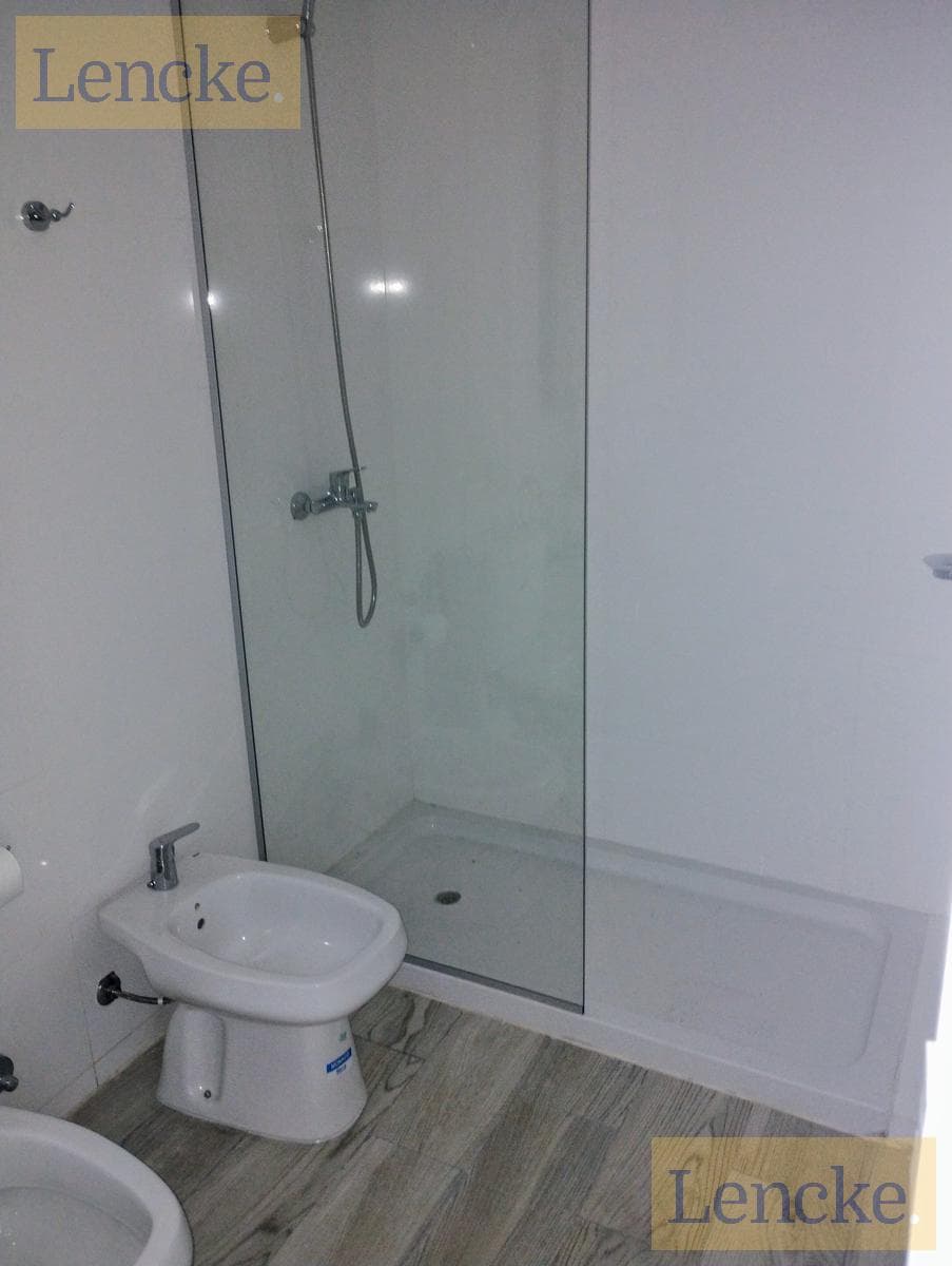 Lencke is selling - Excellent 2-room apartment with en suite bathroom, balcony/grill, building with pool, gym, and 24-hour security