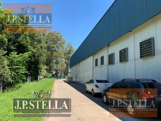 Local Comercial y Galpón sobre Acceso Oeste 1800 m² Cub. s/ Fracción 8440 m² - Moreno