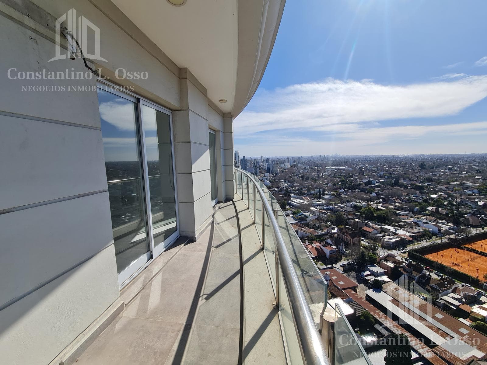 4 rooms - 3 bathrooms - 114 m2 - Pool - Generator - 2 parking spaces - For Sale - Brand new