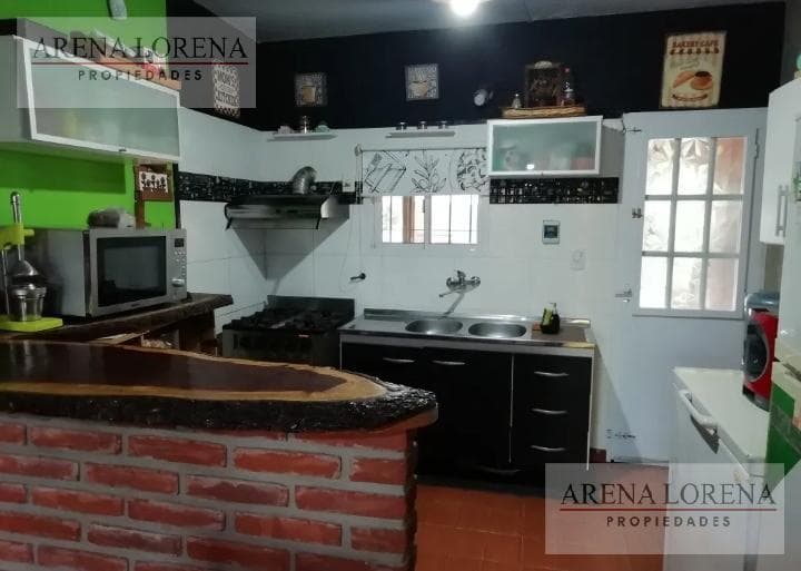 3-Bedroom House with Open Layout and Pool in the Parque Leloir Neighborhood