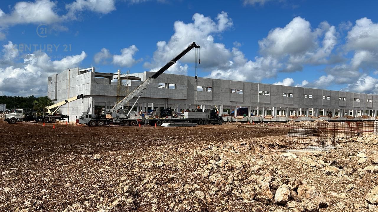 Bodegas en Venta en próxima Central de Abastos en Playa del Carmen P3395