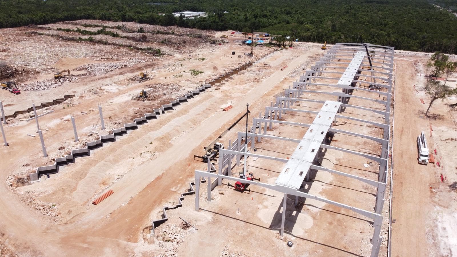 Bodegas en Venta en próxima Central de Abastos en Playa del Carmen P3395