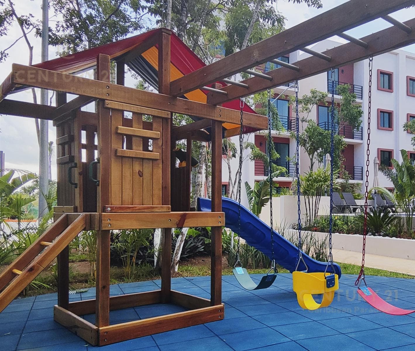 Apartment for Sale on Av. Huayacan C3778