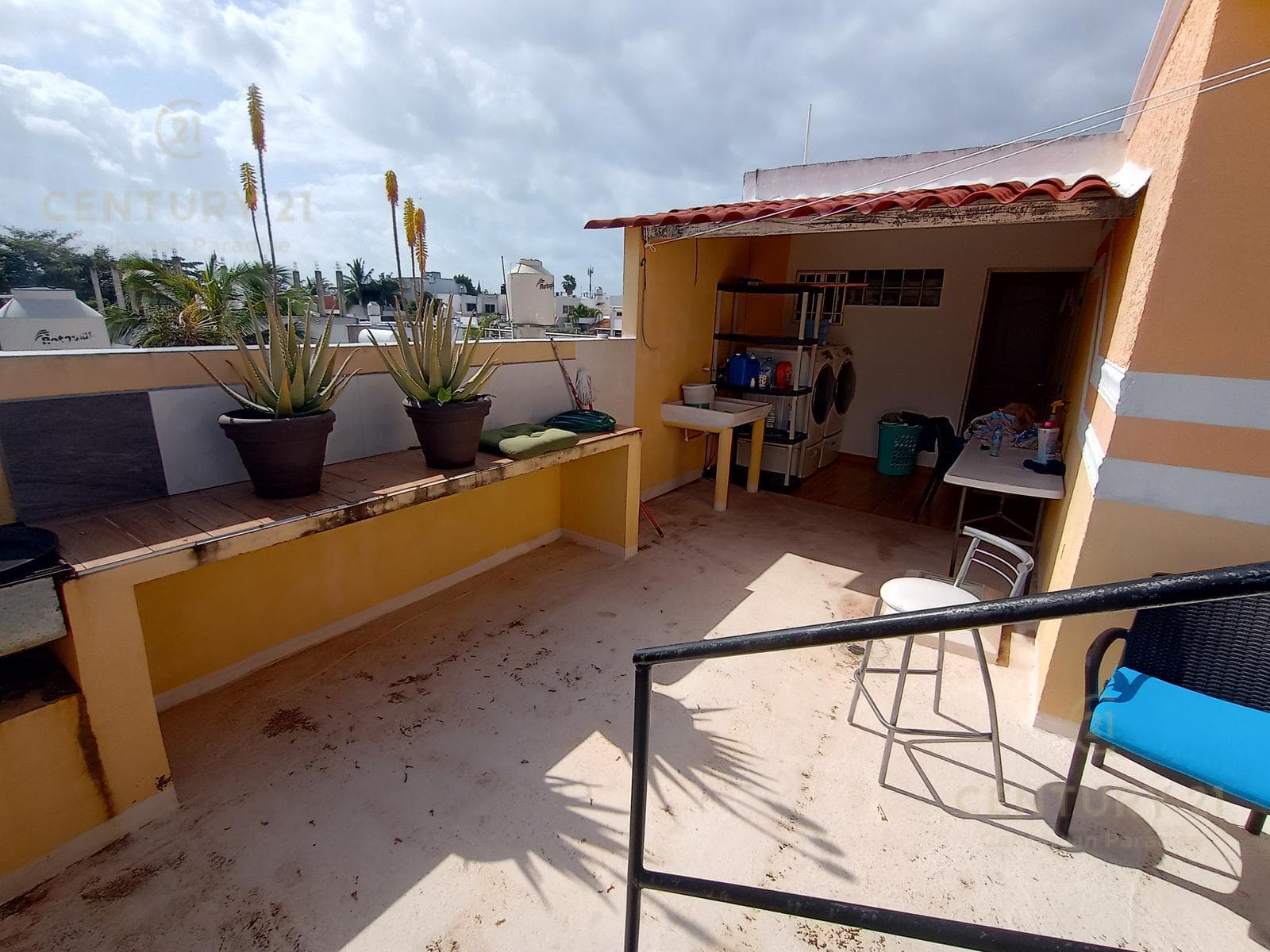 Spacious 6-Bedroom Tuscan-Style House on Chemuyil Avenue, Playa del Carmen P4117