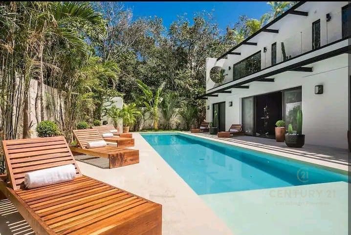 Casa 4 Recamaras en Venta en Aldea Zama | con Alberca y Jacuzzi Privado | P4007