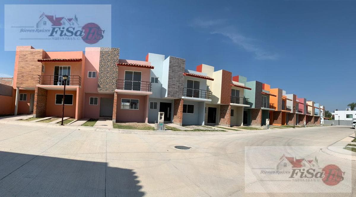 HOMES FOR SALE IN VIÑEDOS 39