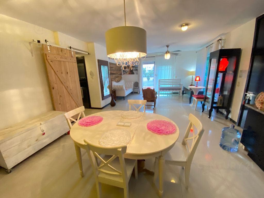 2-Bedroom Apartment for Sale with Pool | 2 Blocks from 5th Avenue | P2991