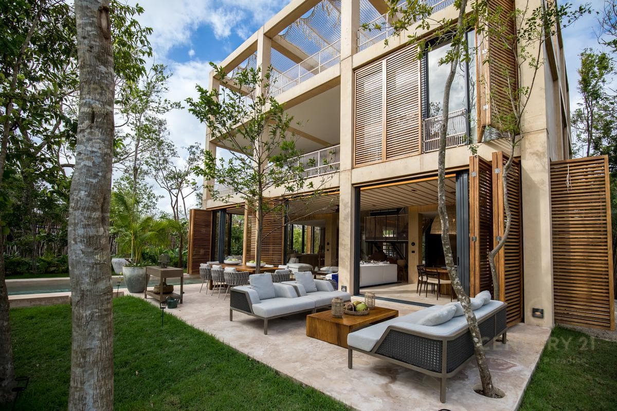 Increible casa en zona residencial prvilegiada de Playa del Carmen P3452