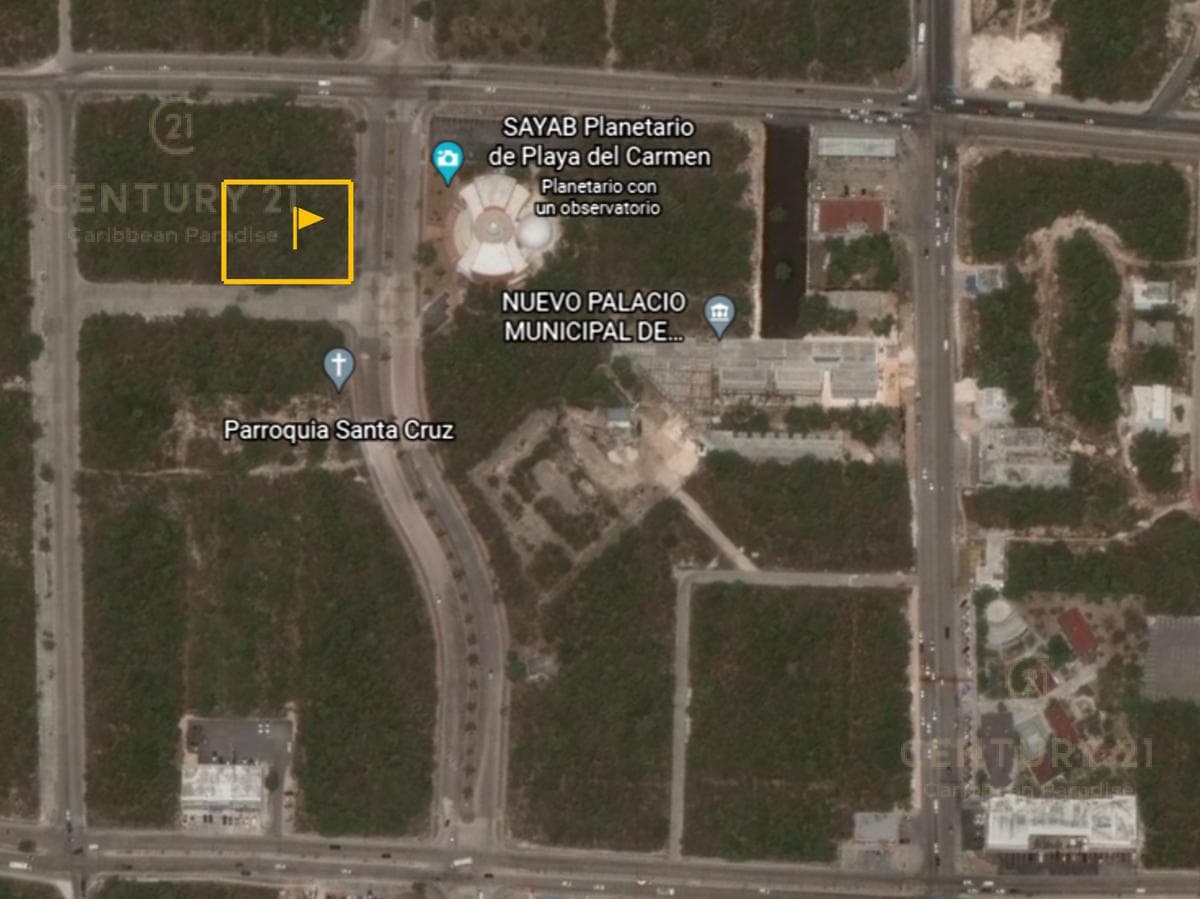 MIXED-USE PROPERTY FOR SALE ACROSS FROM THE PLAYA DEL CARMEN PLANETARIUM P3710