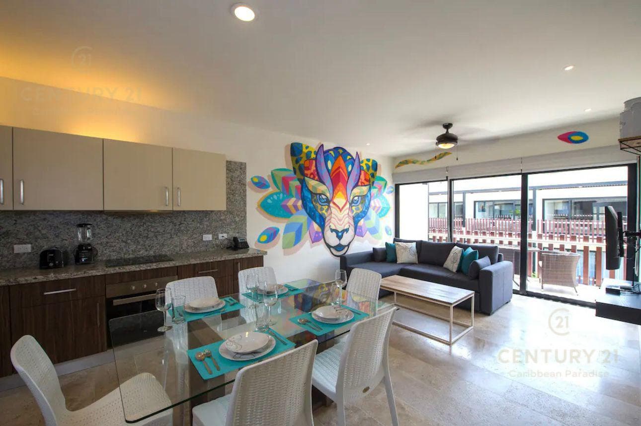 Beautiful, Fully Furnished 1-Bedroom Penthouse for Sale in a Prime Location in Playa del Carmen P418