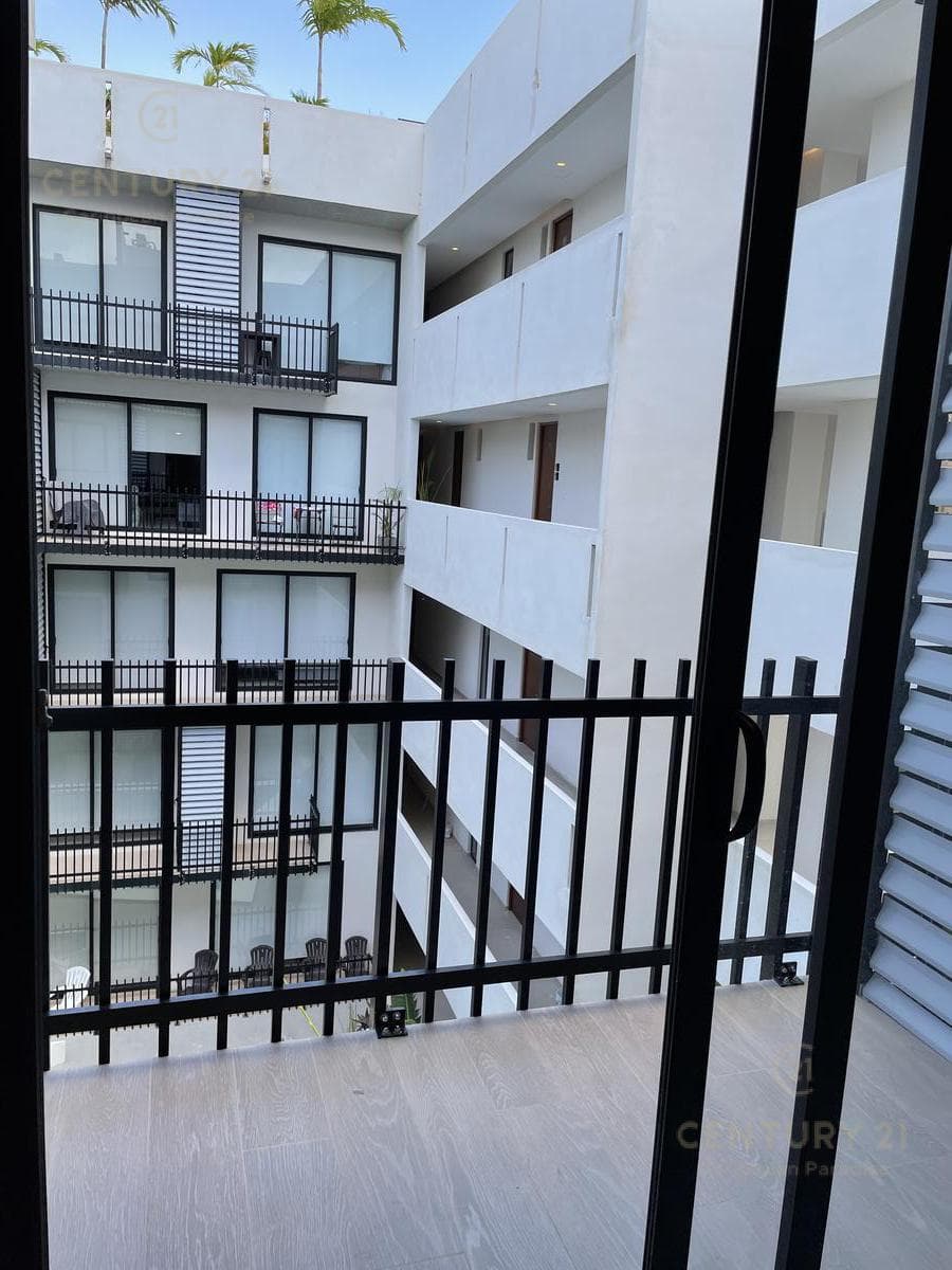 Estudio en Renta Sin Muebles Urban Towers Playa Del Carmen P3815