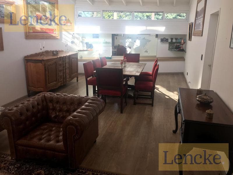 For sale with rental income: excellent office space at the corner of Libertador and Martin Coronado, with 2 parking spaces