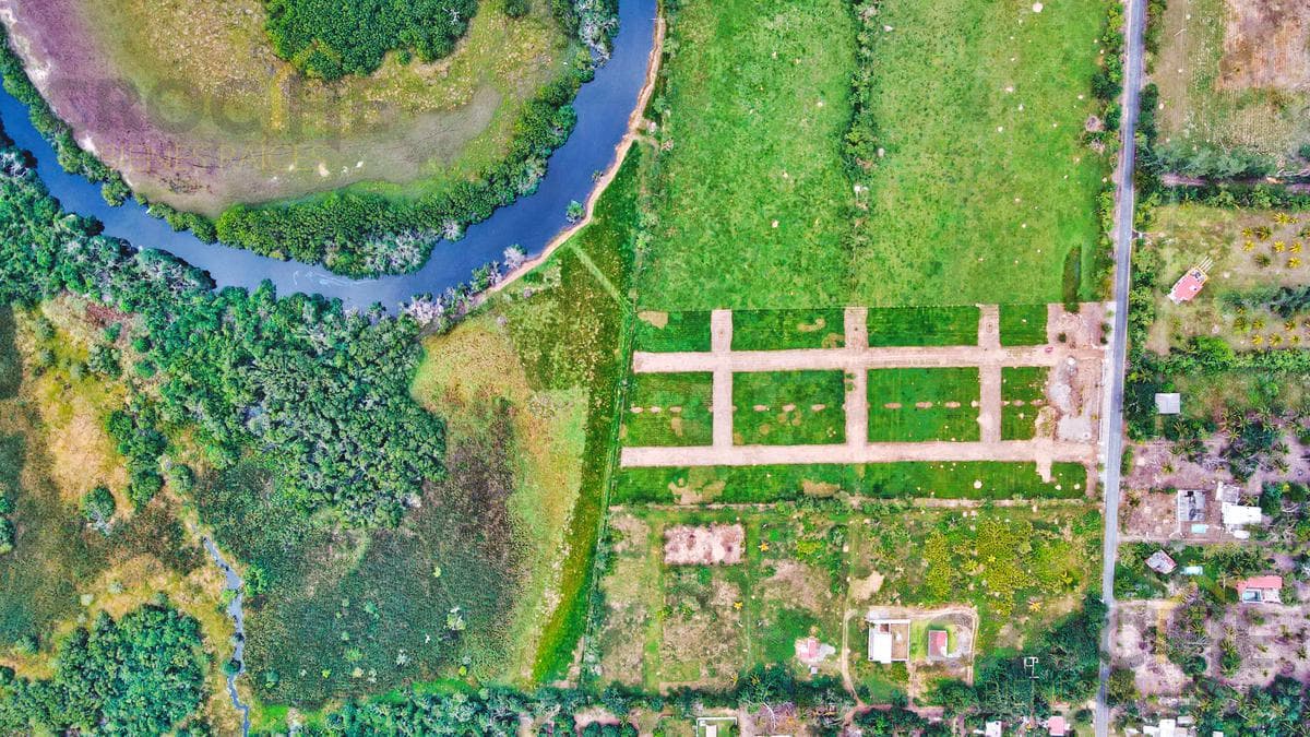 Land for sale in the Costa Esmeralda area, with views of streams, in the Finca Real subdivision, across from the beach