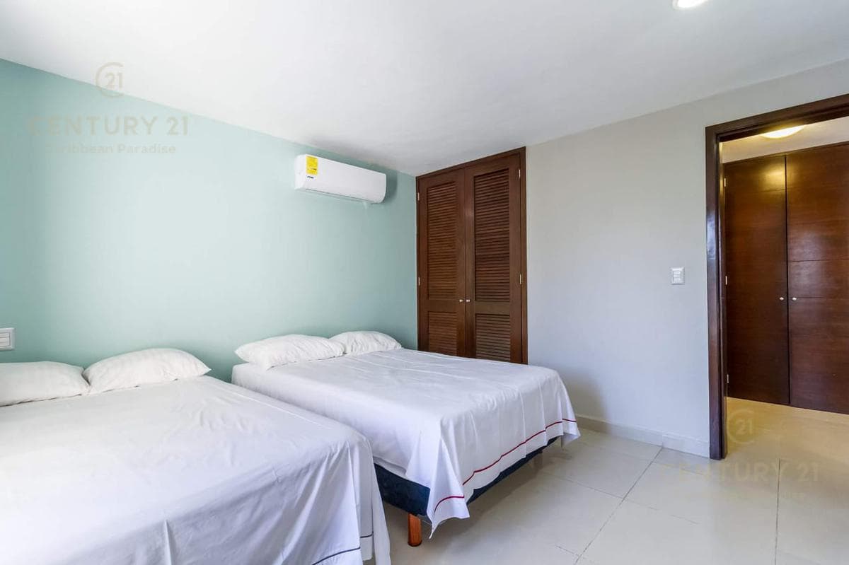 SE VENDE PENTHOUSE DE 3 RECAMARAS EN EL CENTRO AV 10 P2843
