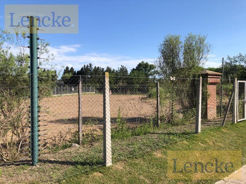 The only commercial lot on Santa Maria Avenue suitable for a restaurant, available for sale or rent